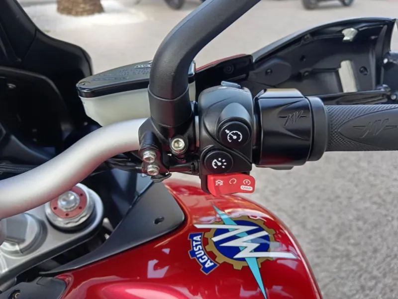 MV-AGUSTA 800 Lusso + valises