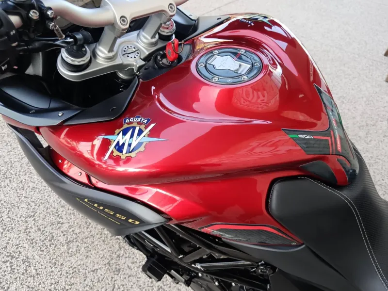 MV-AGUSTA 800 Lusso + valises
