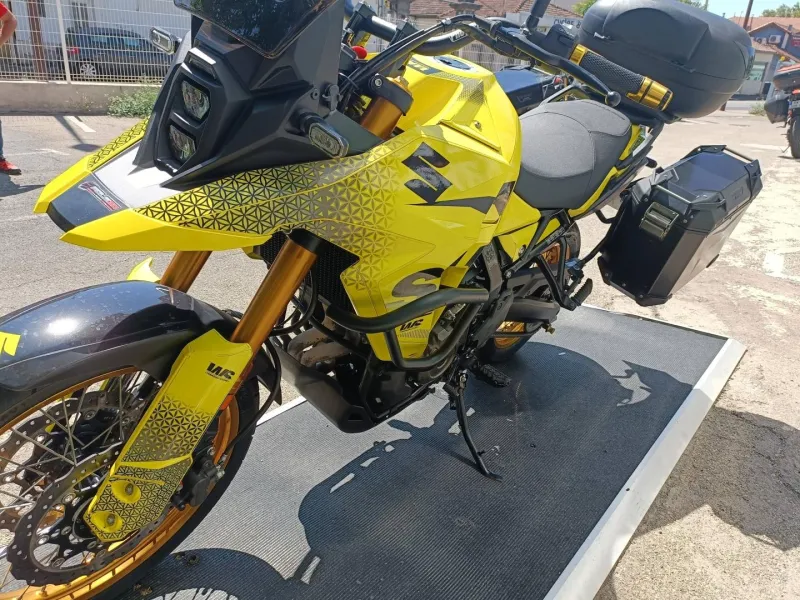 SUZUKI 800 DE