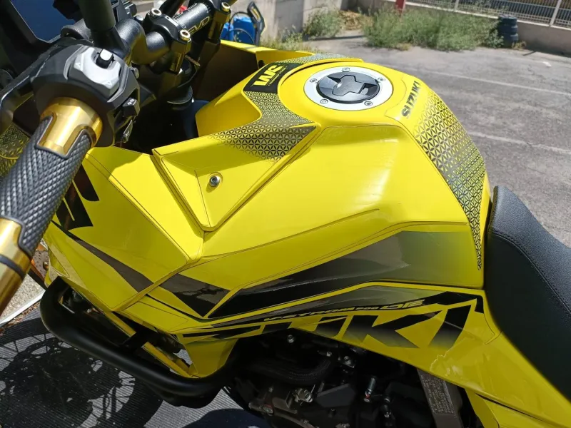 SUZUKI 800 DE