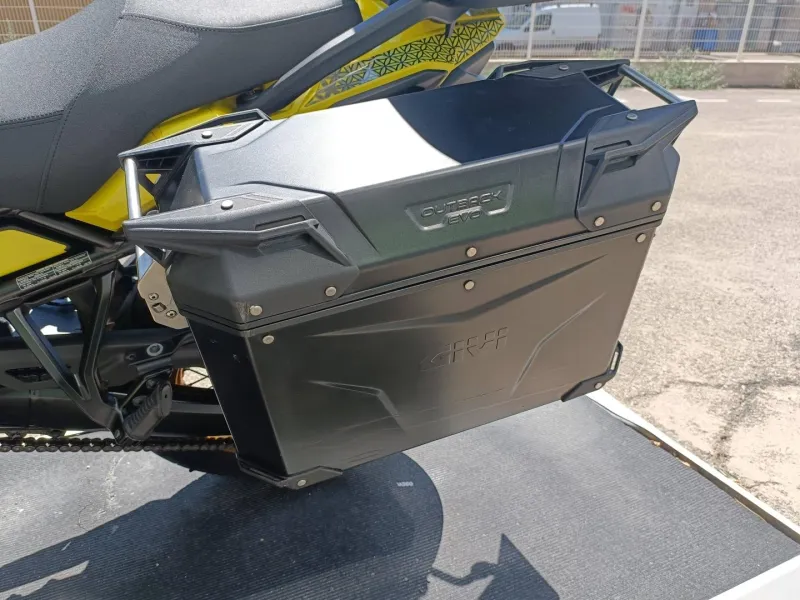 SUZUKI 800 DE