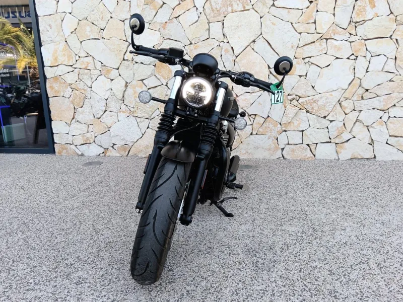 TRIUMPH Bobber 1200 Black 230 km + vince&hines