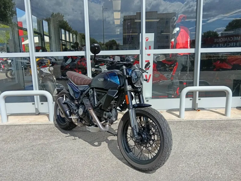 DUCATI 800 Nightshift