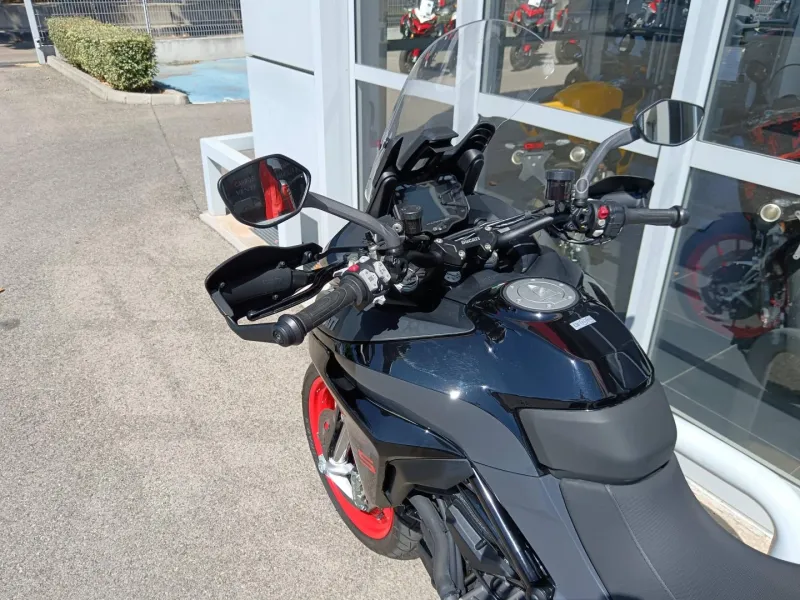 DUCATI V2 S Travel