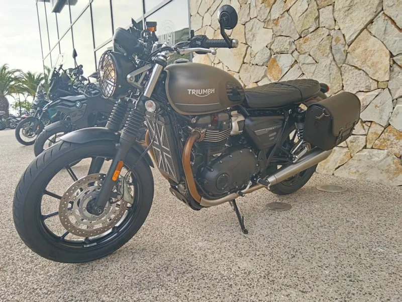 TRIUMPH 900 65cv + options