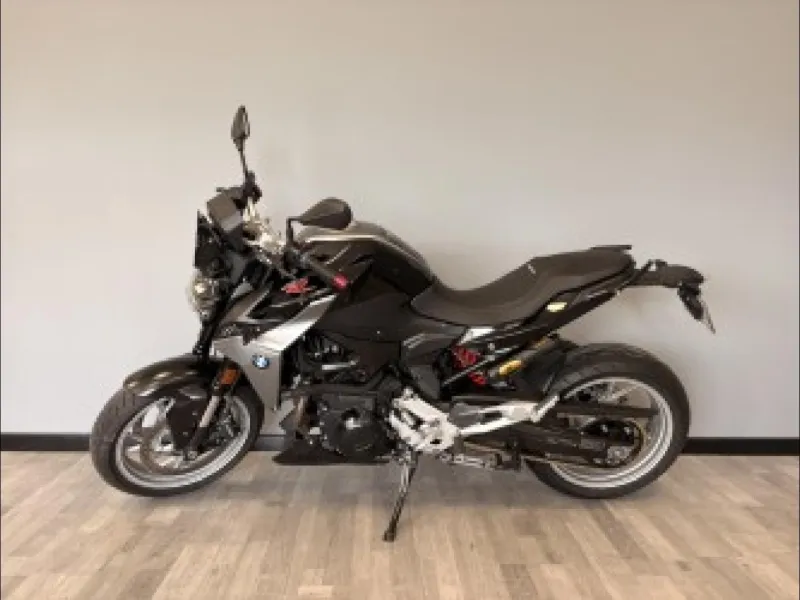 BMW 900 R 8CV