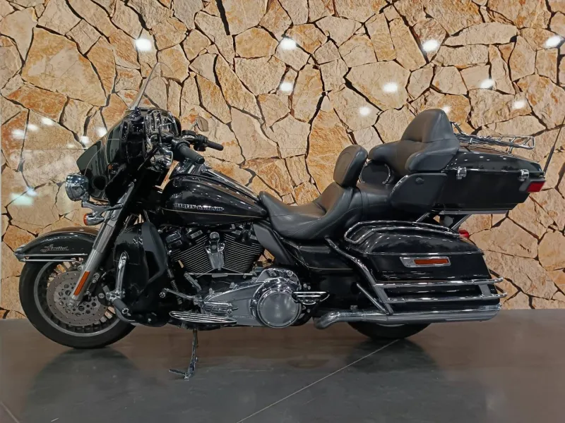HARLEY-DAVIDSON Electra Glide Ultra Limited 1745 Noir ABS 2017