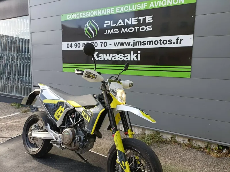 HUSQVARNA Supermoto POT AKRAPOVIC A SASIR (701 SM)