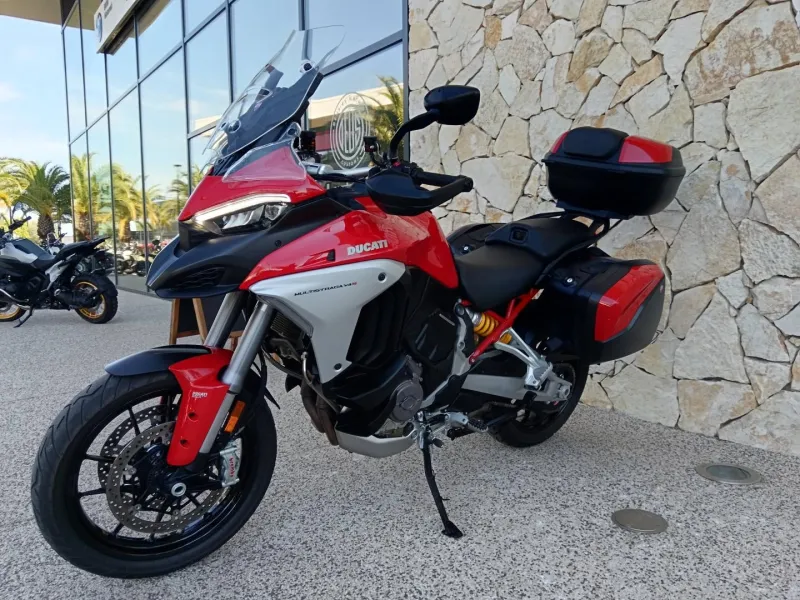 DUCATI V4 S Travel & Radar