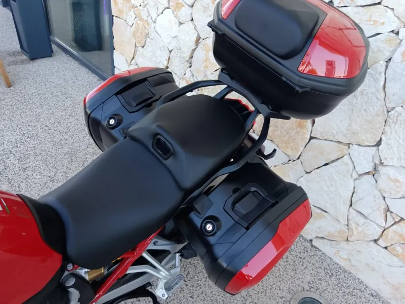 DUCATI V4 S Travel & Radar