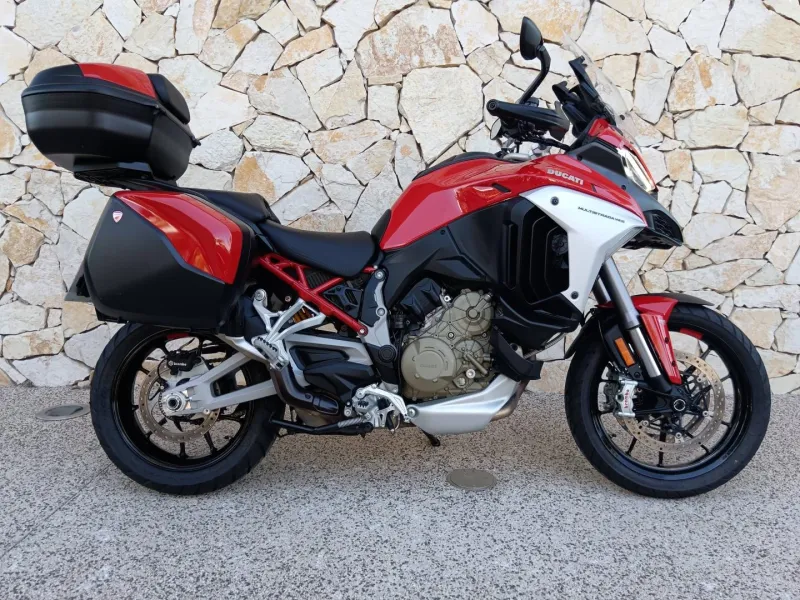 DUCATI V4 S Travel & Radar