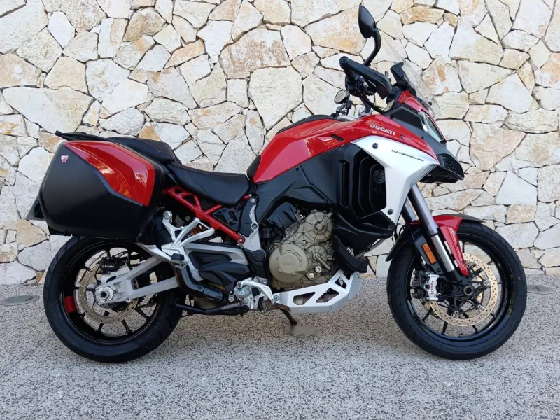 DUCATI V4 S 1160 Travel & Radar + OPTIONS. V4S