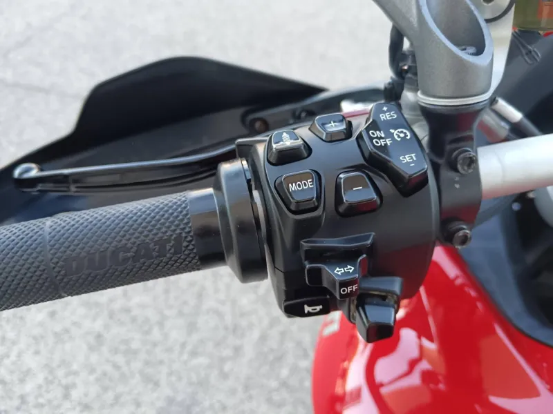 DUCATI V4 S 1160 Travel & Radar + OPTIONS. V4S