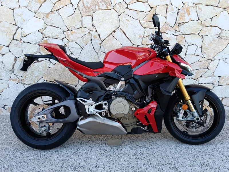DUCATI 1103 V4 S