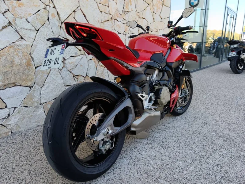 DUCATI 1103 V4 S