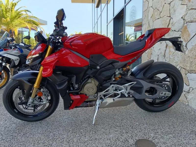 DUCATI 1103 V4 S