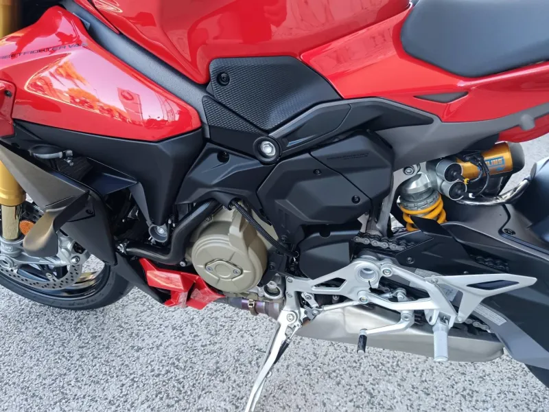 DUCATI 1103 V4 S