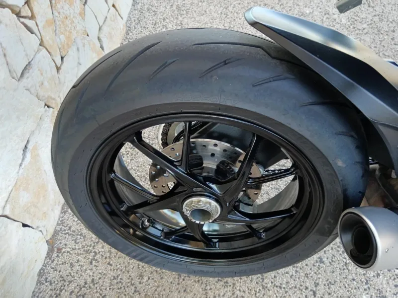 DUCATI V2 955