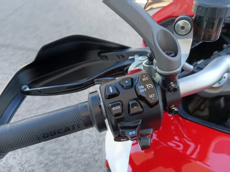 DUCATI V4 Pikes Peak + options