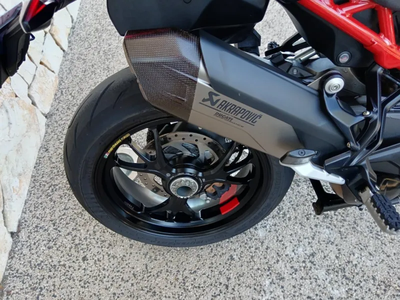 DUCATI V4 Pikes Peak + options