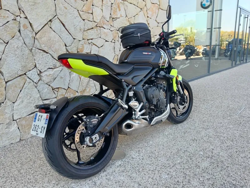 TRIUMPH 660  A2 + OPTIONS