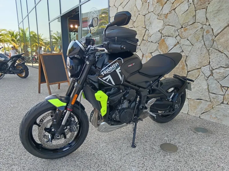 TRIUMPH 660  A2 + OPTIONS