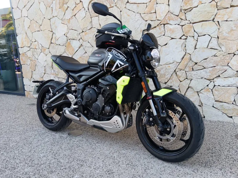TRIUMPH 660  A2 + OPTIONS