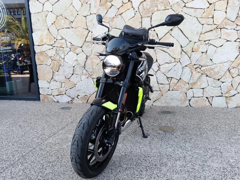 TRIUMPH 660  A2 + OPTIONS
