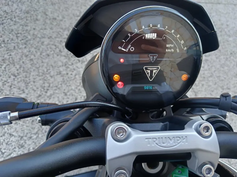 TRIUMPH 660  A2 + OPTIONS