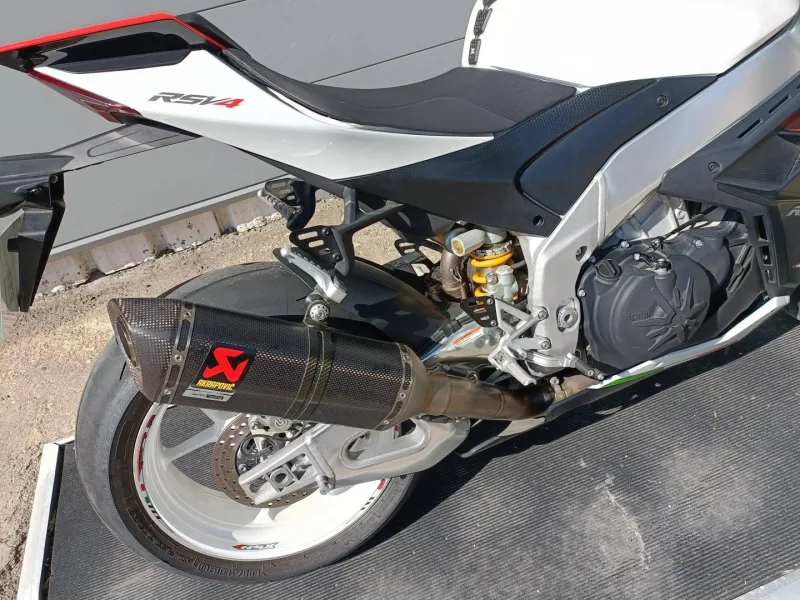 APRILIA 1100 POT AKRAPOVIC
