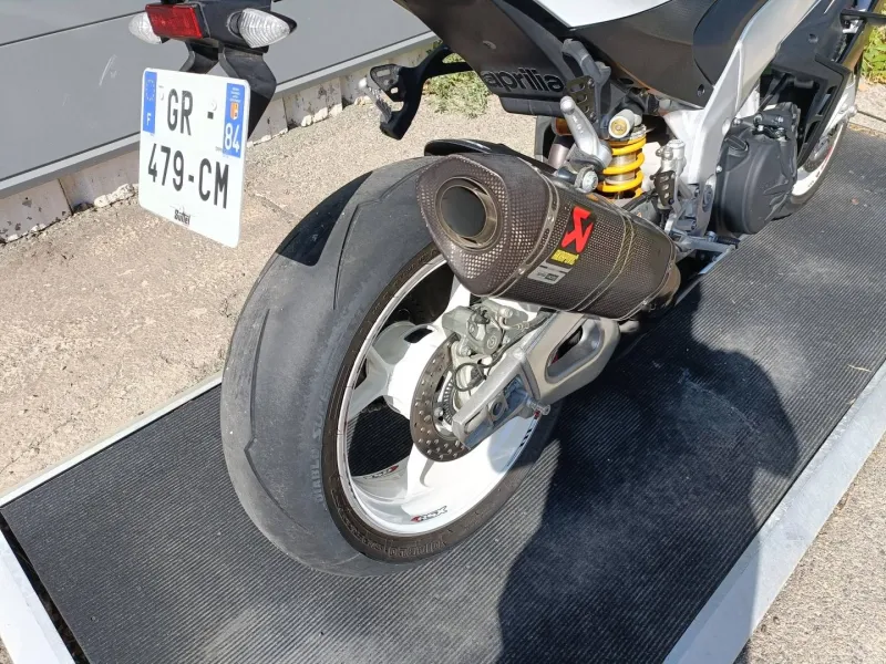APRILIA 1100 POT AKRAPOVIC