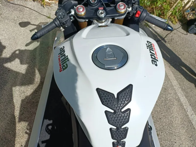 APRILIA 1100 POT AKRAPOVIC