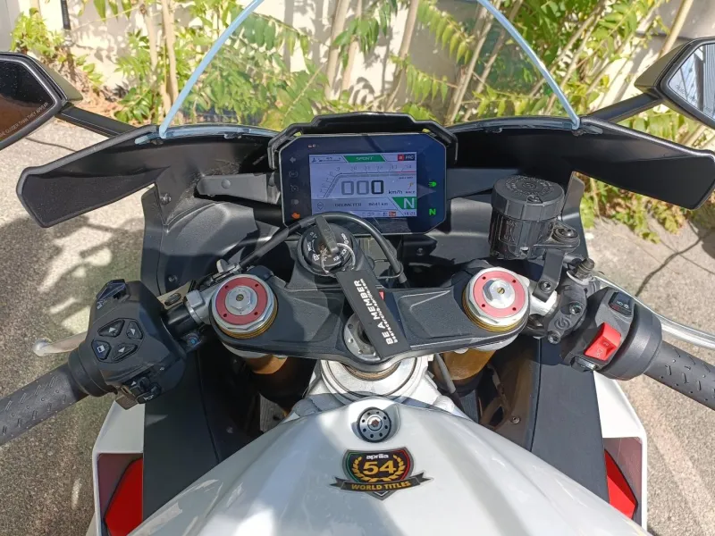 APRILIA 1100 POT AKRAPOVIC