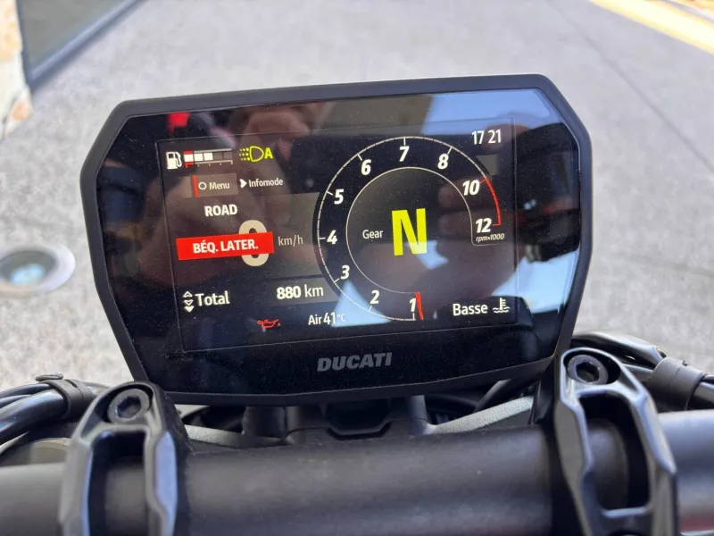 DUCATI Monster 890