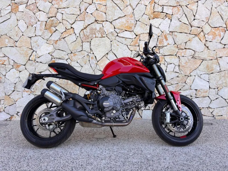 DUCATI Monster 890