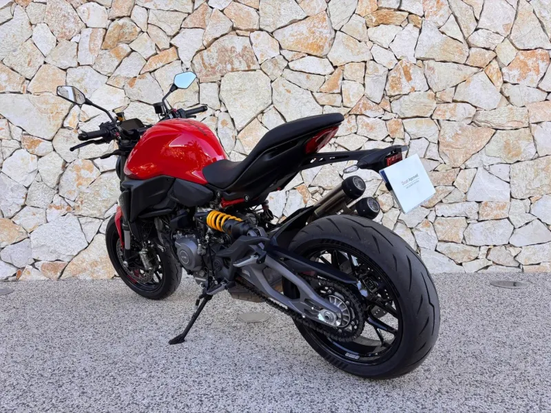 DUCATI Monster 890