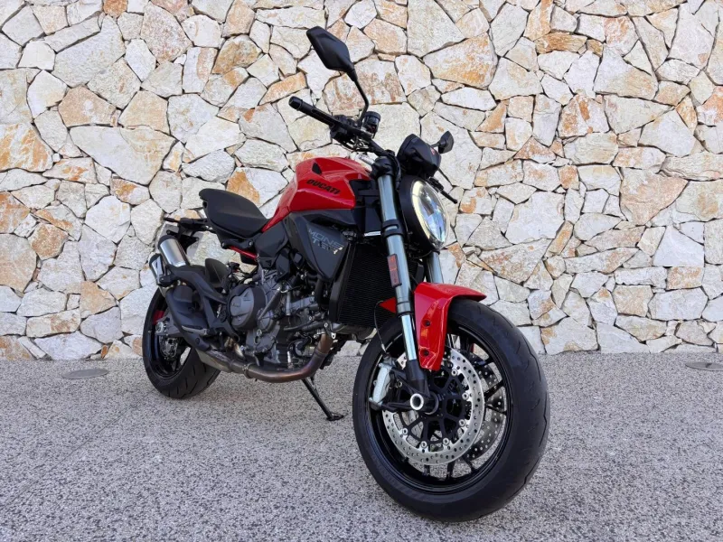 DUCATI Monster 890