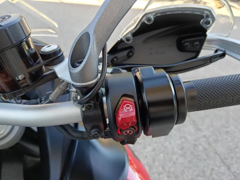 DUCATI V4 Rally 1160 Adventure Travel & Radar
