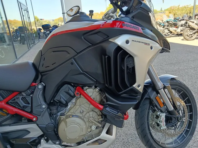DUCATI V4 Rally 1160 Adventure Travel & Radar