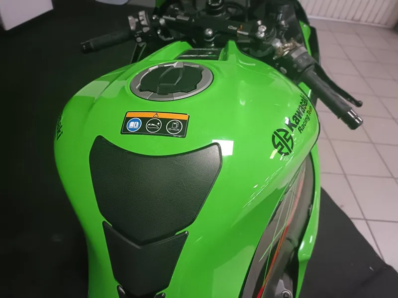 KAWASAKI -10R ( ZX10R ZX10 R )+ GARANTIE 15/12/2027