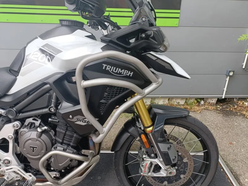 TRIUMPH 1200 Rally Pro REVISEE