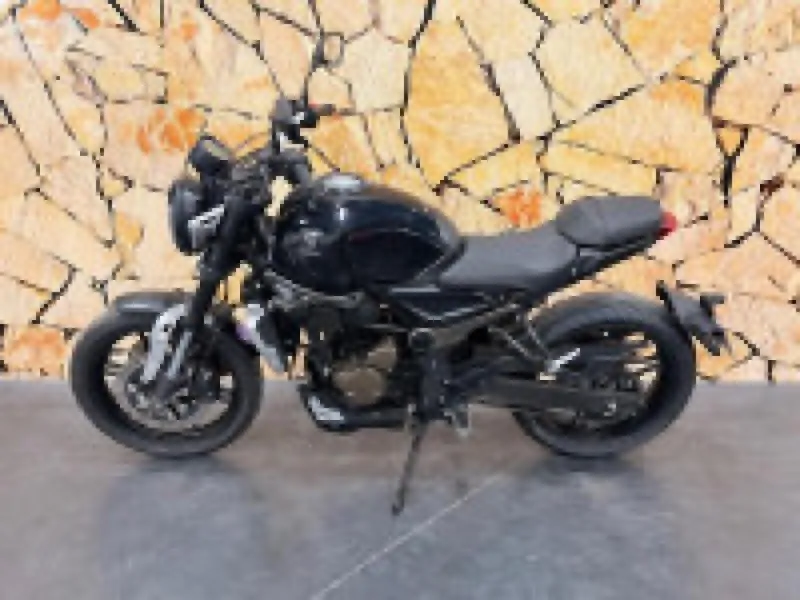 VOGE 300 AC