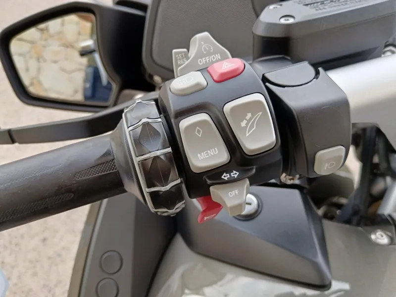 BMW 1250 RT Style Elégance + TOP CASE