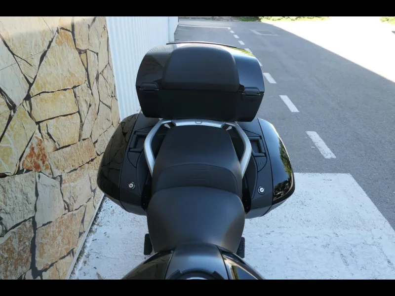 BMW 1250 RT Style Triple Black Finition Pro + Radio + Top Case ( R1250RT )