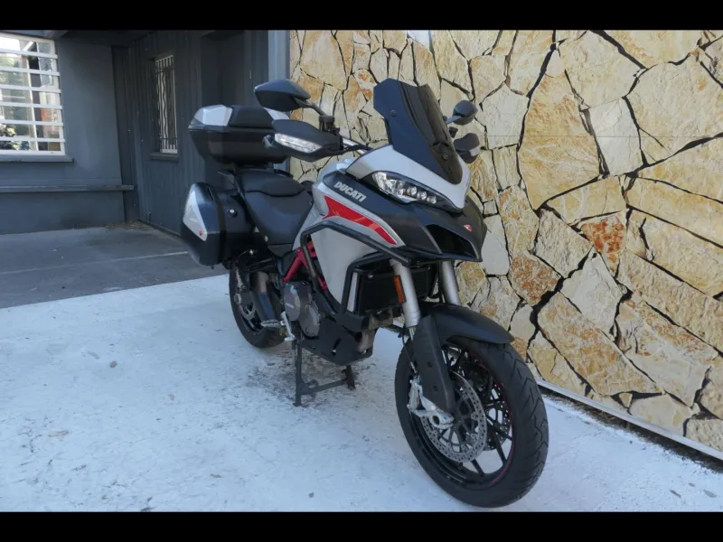 DUCATI V2S + Options ( V2 S )