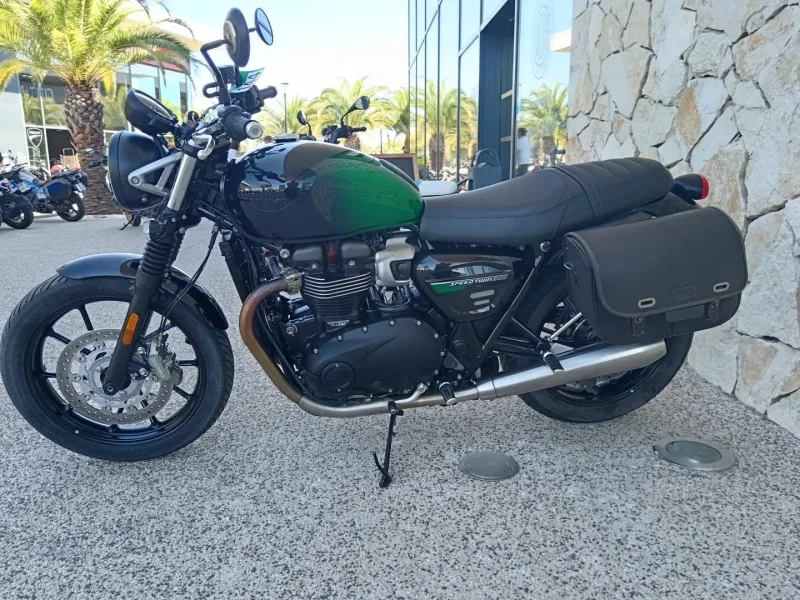 TRIUMPH 900 Green Stealth Edition