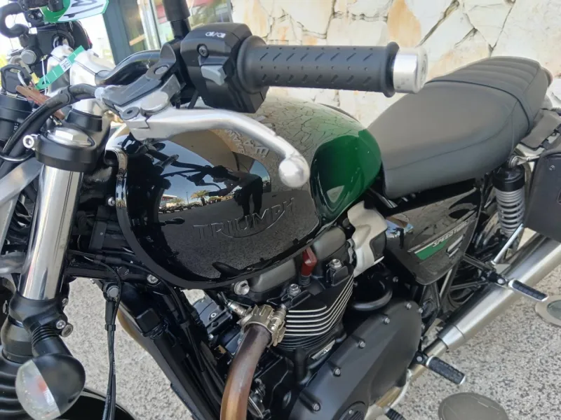 TRIUMPH 900 Green Stealth Edition