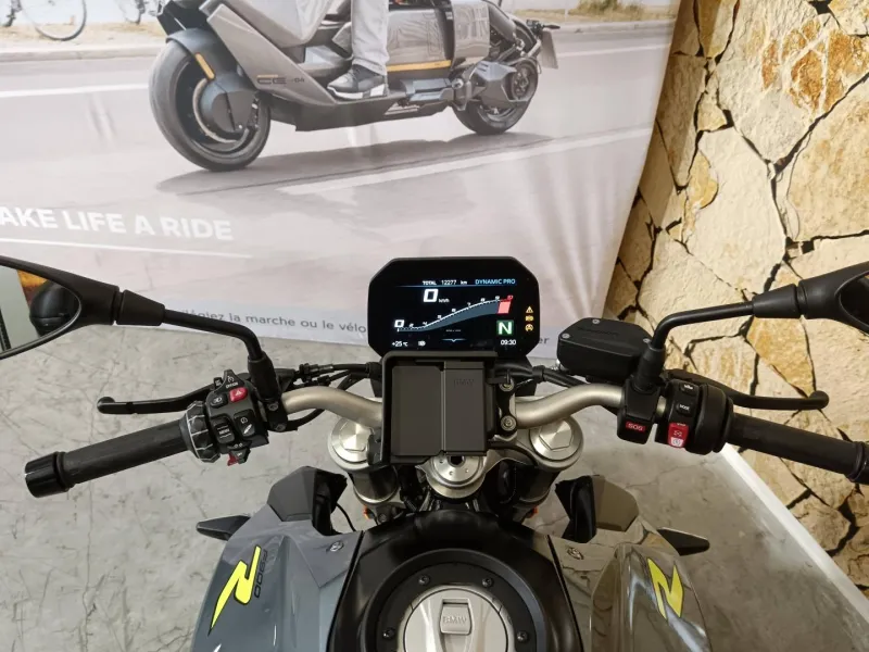 BMW F 900 R