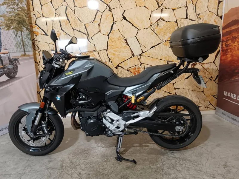 BMW F 900 R