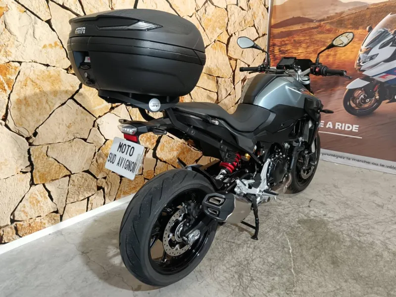 BMW F 900 R